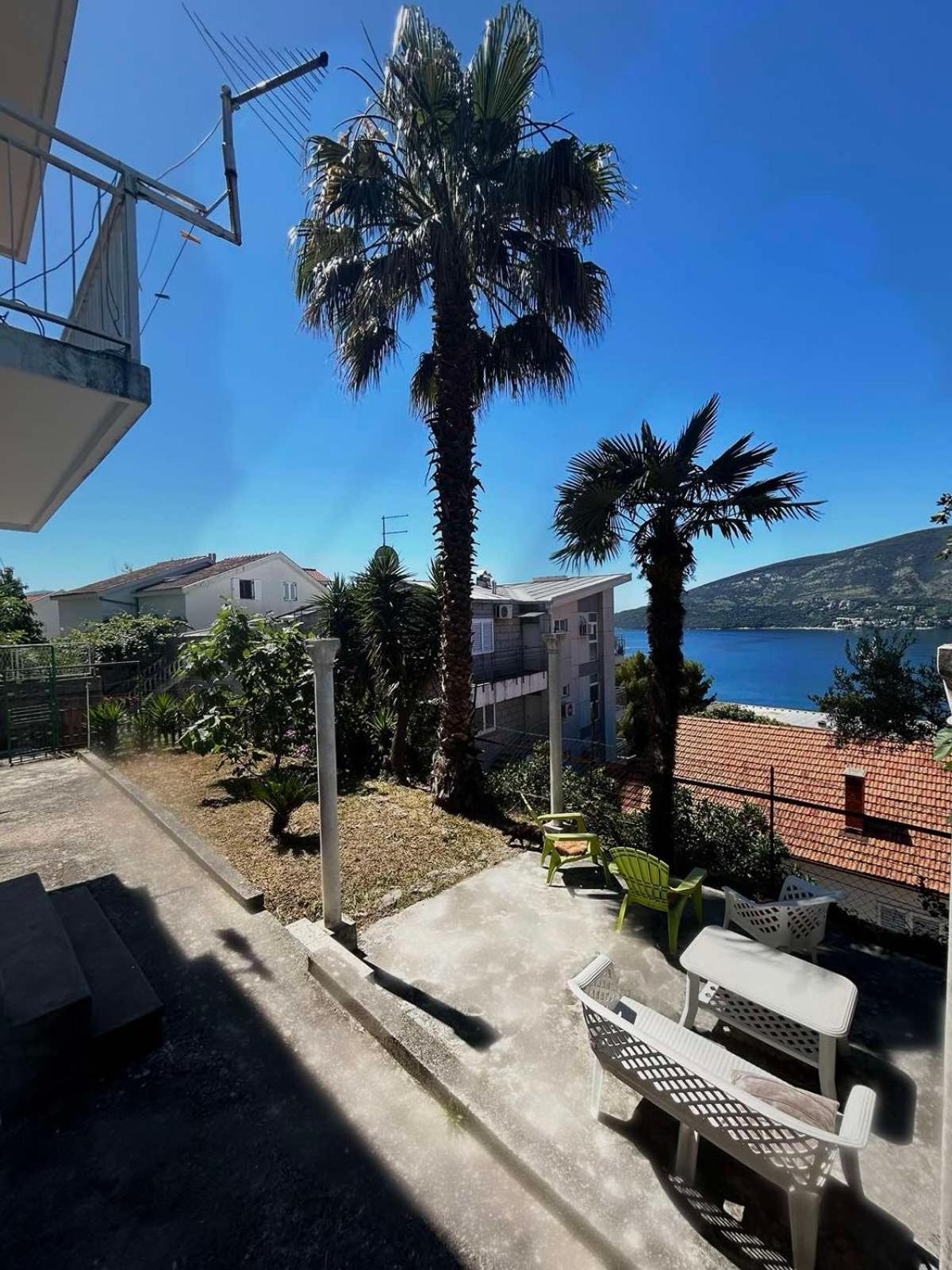 Apartments Maya Herceg Novi Bagian luar foto